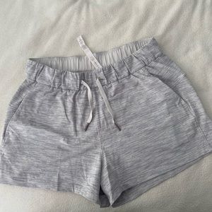 Lululemon On the Fly short